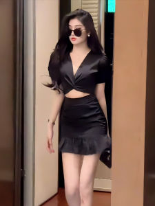 French Elegant Fashion Set Summer Black Bubble Sleeve Ruffle Hem Top Unique Design Mini Skirt Two Piece Set V Neck Overhead