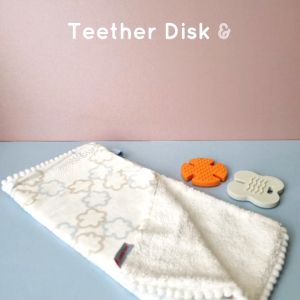 Learning Time Teether Disks & Play Cloth - 2 teether tekstur silikon food grade dan kain halus 2 sisi Usia 0-6 Bulan