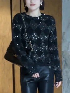 QINGNAER | Retro Mature Graceful Loose-fit Black Rhombus Sequins Soft Knit Sweater for Autumn and Winter Seasons