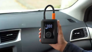 YouPin Official Store ปั้มลม พกพา ปั๊มลมแบบพกพา ที่สูบรถมอไซด์ ที่เติมลมยางรถ 4 in1พร้อมหน้าจอแสดงผล LED 150PSI เติมลมรถยนต์ ปั๊มลม 220v สูบลมรถมอไซค์ ไร้สาย/มีสาย