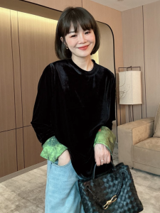 plus Size Womens round Neck Velvet Black Loose Top Long Sleeve Base Shirt Chinese National Style Autumn Wear Slimming Effect