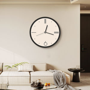 นาฬิกาตั้งหัวใจกลางแจ้งแบบติดผนังที่เงียบและเรียบง่าย นาฬิกาโมเดิร์นหรูหรา ตกแต่งสไตล์ยุโรป ไม้ แบตเตอรี่