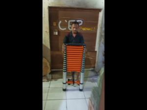 Tangga Teleskopi Single Alumunium 44m alat teknik stainless steel