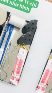 Hộp dụng cụ y tế cho gà đá. Bịt mỏ gà băng dính cho gà.kéo cắt lông gà11 chi tết hộp to 20cm