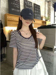 Áo Thun Tay Ngắn Cổ Chữ V Kẻ Sọc Phong Cách Hàn Quốc Cho Nữ Mùa Thu 2025 Thiết Kế Mới Đa Năng Ôm Vừa Vặn Thon Gọn