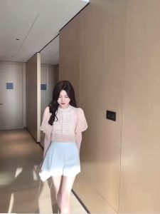 ฟองแขนสั้นลูกไม้ด้านบนผู้หญิง อารมณ์ฟองแขนสั้นลูกไม้ด้านบนผู้หญิง รู้สึกเฉพาะลูกปัดเล็บเสื้อชีฟอง