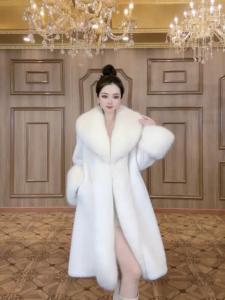 Winter New Style Womens Mid-Length Fur Coat European Mink Velvet Integrated Fox Fur Collar Door Button Fashionable Commute