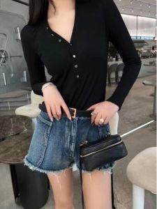 Slimming Long Sleeve V-neck T-shirt with Metal Buckle Early Spring New Style Versatile Fitting Womens Base Shirt Top