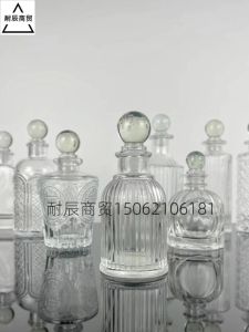 Home Use Small Aromatherapy Glass Bottle 100ml Floating Flower Vase Glass Cap Diffuser Bottle Reed Diffuser Sealed Storage Jar