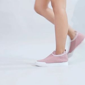 Dr. Kevin Sepatu Olahraga Wanita Sneakers Flyknit Slip On 589-059
