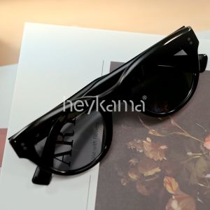 Shades Of Hika: Frame Kacamata Hitam Wayfare Modern