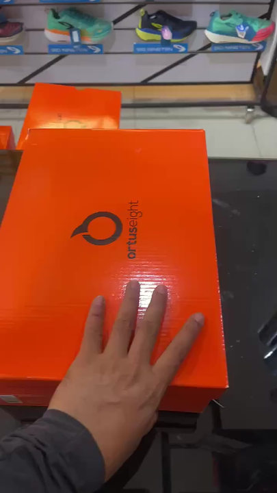 SEPATU RUNNING ORTUSEIGHT HYPERSONIC 1.3
