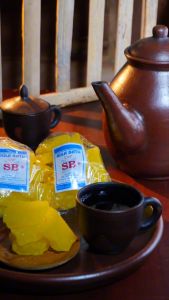 Gula Batu Kuning Premium Khas Cirebon & Oleh-Oleh Khas Cirebon 500gr