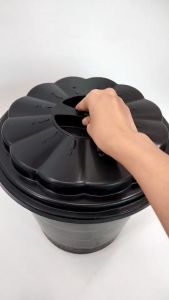 ถังขยะกลม+ฝา สีดำ 30x30cm. W7045D