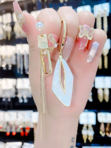 ต่างหูทรงสี่เหลี่ยมจัตุรัสสไตล์เกาหลี หินเซอร์โคเนียเทียม ทองแดงผสมสังกะสี วัสดุอื่นๆ ต่างหูแบบไม่สมมาตร แฟชั่น เครื่องประดับ