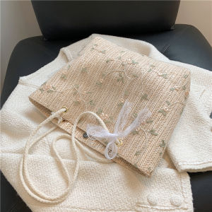 กระเป๋าสะพายไหล่ผู้หญิงทรงสี่เหลี่ยมขนาดใหญ่ปักลายสไตล์หวานๆ กระเป๋าสะพายไหล่แบบอเนกประสงค์สำหรับฤดูใบไม้ผลิและฤดูร้อน