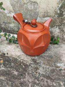 Ấm bizen goma xước nhẹ và tokoname lọc sasemi lỗi núm