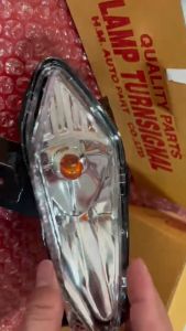 ไฟเลี้ยวหน้าSMASH ไฟเลี้ยวสแมช ไฟเลี้ยวหน้า ข้างซ้าย-ขวา SMASH NEW ปี 2011 (ใส) (พร้อมขั้วไฟ) งาน HMA