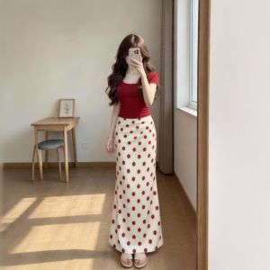CHANGTONG | Gentle Style Red Top and Skimpy Skirt Set