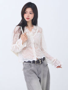 เสื้อเชิ้ตคอวีแขนยาวลูกไม้สไตล์ฝรั่งเศส เสื้อชั้นในผู้หญิง ฤดูใบไม้ผลิ 2025 เสื้อชั้นในแบบมีรูรูปตัวอักษรขนาดเล็ก เสื้อชั้นใน