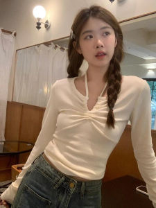 เสื้อยืดแขนยาวทรงเข้ารูปสไตล์หวานและเผ็ดร้อนสำหรับผู้หญิงในฤดูใบไม้ร่วง เสื้อเชิ้ตทรงเข้ารูปแบบลำลองสำหรับใส่ไปทำงานในช่วงฤดูใบไม้ร่วง