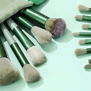 13-Piece Multi-Functional Makeup Brush Set Includes Brushes For Eyeshadow Foundation Blush And More Soft Bristles Suitable For Both Daily And Professional Use - Includes A Storage Bag.