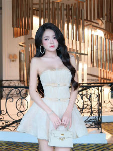 Slimming Elegant Lace Off-the-Shoulder Dress