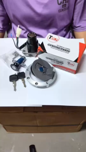 สวิทซ์กุญแจพร้อมฝาถัง Yamaha TZR/ TZM ชุดใหญ่ ครบชุด คู่ด้วย สมาชิกสำหรับ TZR125, TZR150, TZM150 ที่มีฝาปิดถังน้ำมัน ที่มีเอ็ม