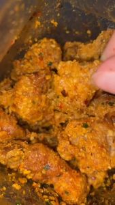 KULIT AYAM 500 GR CRISPY BUMBU PEDAS EKSTRA DAUN JERUK