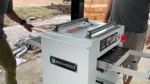 เครื่องไสไม้ รีดไม้ ยี่ห้อBIGWOOD 220V. 1.5HPรุ่นPL-300 2 แรงม้า อุปกรณ์ใบมีดพร้อมใช้ เครื่องรีดไม้ 12"(ใบมีด1 ชุดมี 4 ใบ) ทำให้ไสไม้ได้เรียบ รวดเร็วและต่อเนื่อง สินค้าประกัน1ปี มีบริการส่งถึงหน้างานพร้อมสอนการใช้งาน มีอะไหล่มีบริการหลังกานขาย