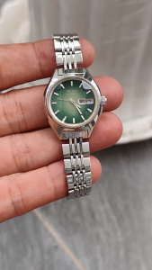 Đồng hồ xưa nữ Seiko mặt xanh lá 17 chân kính tự động có hỗ trợ lên cót hàng si