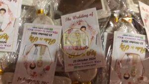 (isi 50 pcs) Souvenir Kaca CERMIN PUTIH SEGI EMPAT Kemas PLASTIK Kartu Ucapan Suvenir Murah Makassar