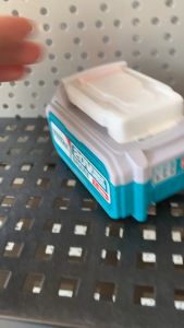 Pin chính hãng Total 20V/ 4Ah Total TFBLI2002 5.0Ah TFBLI2053 2Ah TFBLI20011/ Sạc Pin Lithium 20V 2ah Total TFCLI2001
