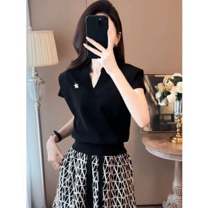 Summer 2024 Fashion V-Neck Loose Fit Short Sleeve T-Shirt Womens Korean Style Slimming Casual Top Waist-Cinching Trendy