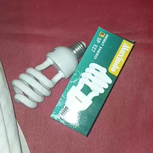 H57 LAMPU ULIR PLC e27 KEONG BOHLAM 35W 35 W WATT ORI 100% TORNADO SPIRAL BULB WHITE PUTIH MAGIC LAMP CAHAYA LEBIH TERANG DAYA PENERANG SETRUM LISTRIK HEMAT ENERGI TAHAN LAMA 220V -24OV spesifikasi : Tipe: Bohlam Watt: 35w Bahan Produk: Plastik Kelebiha
