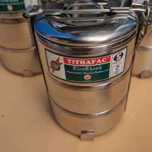 Cà mên đựng cơm Inox 430 ba ngăn với kiểu dáng nhỏ gọn tiện dụng. Size 10cm 12cm 14cm.