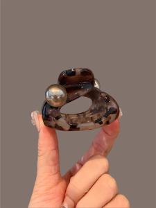 South Korea Elegance Elegant Hair Clip Female Back Head Shark Clip Fancy Acetate Grip Leopard Print Ponytail and Updo Hairpin