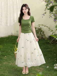 Áo Thun Ôm Vintage Xanh Lá Cổ Vuông Viền Ren