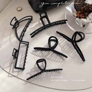 Large Black Metal Hair Claw for Women Shark Clip Seamless Hair Grip Hair Accessories of Japan and South Korea