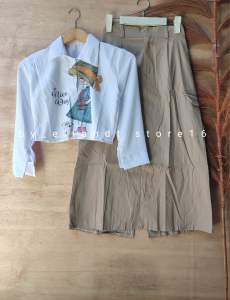 Setelan atasan dan rok anak tanggung