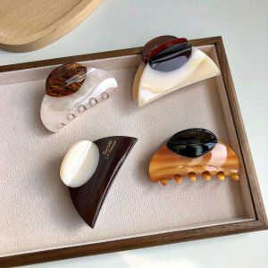 1Pc Elegant Vintage French Hair Clip Two-Tone with Wood Grain & Marbled Design Perfect for Casual Daily Dressing Cute Hair Clips