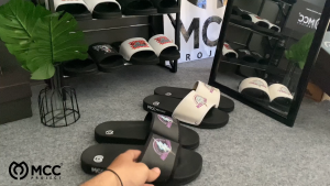 Sandal Selop Slip On Distro Casual Pria Wanita Dewasa Flash MCC Size 38-43 Black Sole Terbaru