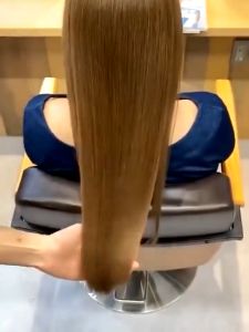 Sampo Caviar menghaluskan rambut mencegah rambut rontok melembabkan rambut memperbaiki dan membersihkan menutrisi rambut merawat rambut mengurangi ujung rambut bercabang