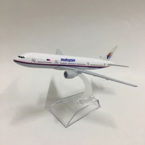 16cm 1:400 Metal Aircraft Replica Malaysia Airlines B777 Airplane Diecast Model Aviation Plane Collectible Toys Ornaments for