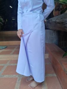 แยกผ้าถุง​ซิปข้าง​ใส่ขอบรอบเอวสีขาวมุกโอโม่​ สีดำ