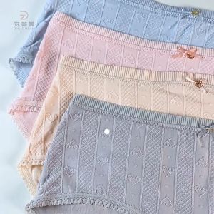 Good quality lace seamless women’s panties / Mid Waist / Skin Friendly & Breathable/ Suitable for 45kg - 55kg