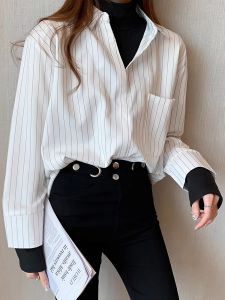 เสื้อเชิ้ตผู้หญิงสไตล์เกาหลีฤดูใบไม้ร่วงฤดูหนาว ทรงหลวม ปกโปโล แขนยาว ปกเสื้อเชิ้ตลายทาง ชั้นใน ชุดสองชิ้นปลอม