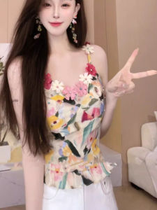 chaqi | เสื้อกั๊กสายเดี่ยวแขนกุดลายดอกไม้ 3 มิติสไตล์ฝรั่งเศสหวานๆ สำหรับผู้หญิงในช่วงฤดูร้อน เสื้อผ้าทำงานสไตล์หวานๆ ทรงเข้ารูป เสื้อผ้าทำงาน