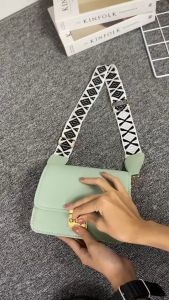 TAS SELEMPANG WANITA SHOFIA - SLINGBAG BERKUALITAS MOTIF TERBARU