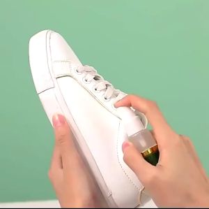 Shoe Brush แปรงทำความสะอาดรองเท้า 3 in 1 พร้อมหัวสเปร์ย/แปรง2ด้าน แบบพกพา น้ำหนักเบา